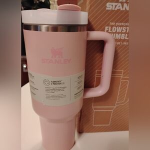 Stanley CHERRY BLOSSOM PINK 40 oz H2.0 FlowState Quencher Tumbler - NEW